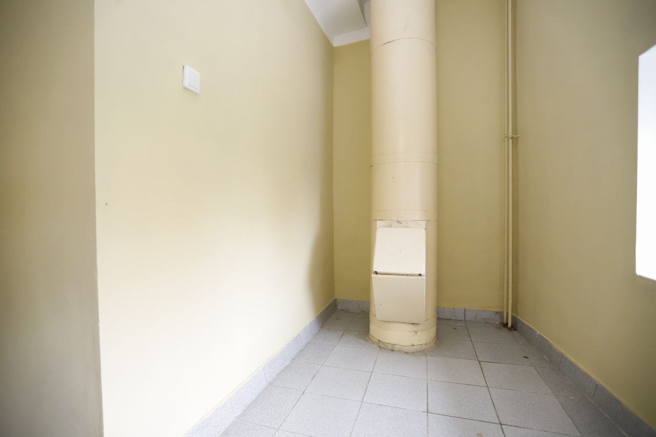 Заместитель главы городского округа Фрязино Виктория Оганезова в рамках обхода территории провела встречу с представителями управляющей организации и жителями многоквартирного дома №4 по улице Лесной