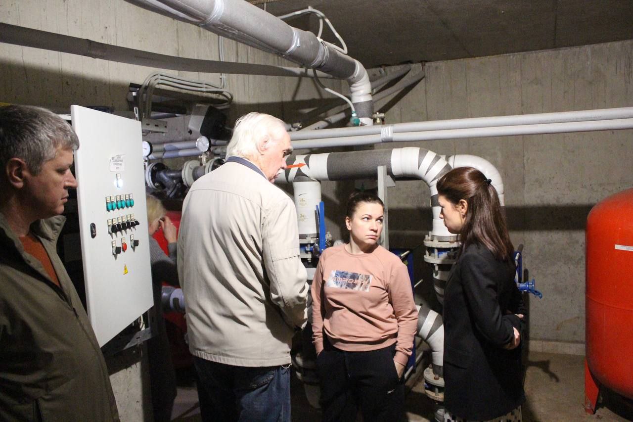 Заместитель главы городского округа Фрязино Наталья Силаева провела встречу с жителями дома №14а по улице Нахимова в рамках обхода закрепленной территории