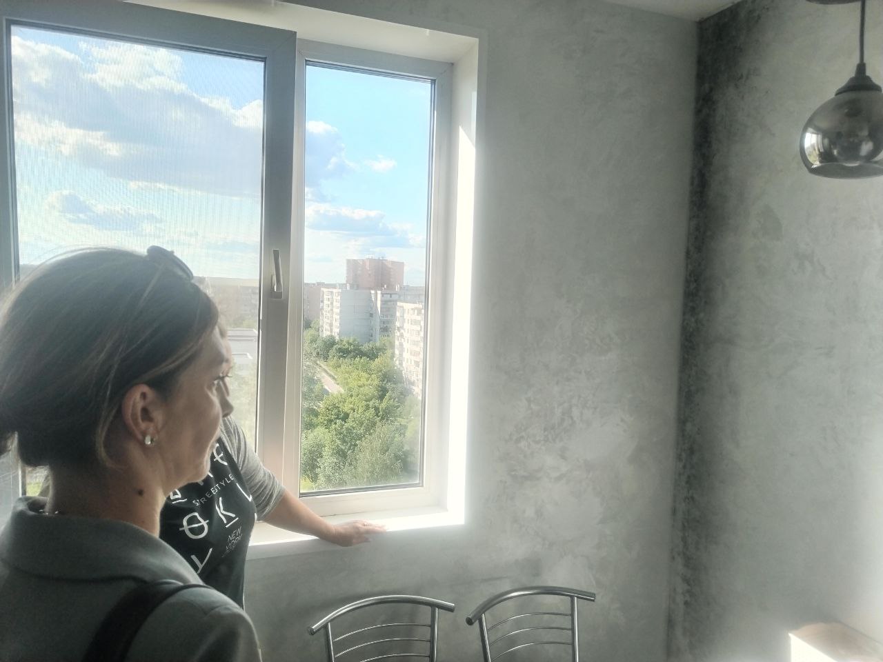 Заместитель главы городского округа Фрязино Виктория Оганезова вместе с представителями управляющей компании оперативно отреагировала на обращение жительницы дома №4 по улице 60 лет СССР