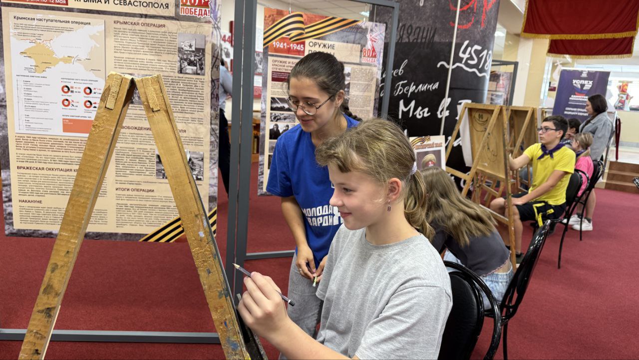 В ДК &laquo;Исток&raquo; прошёл детский художественный фестиваль &laquo;Мой папа &ndash; Герой!&raquo;, объединивший историческую память, поддержку участников специальной военной операции и творчество юных талантов
