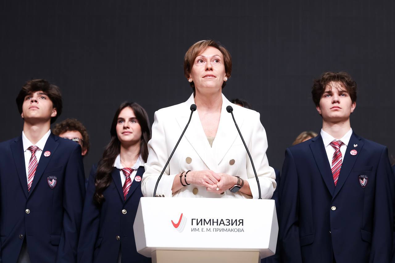 Дорогие школьники, поздравляю всех вас с Днем знаний!