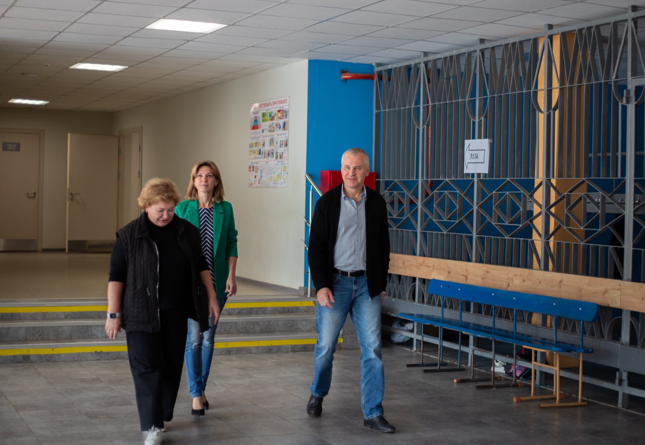 Глава городского округа Фрязино Дмитрий Воробьев поздравил сотрудников Многофункционального центра с Днем сотрудника МФЦ Московской области!