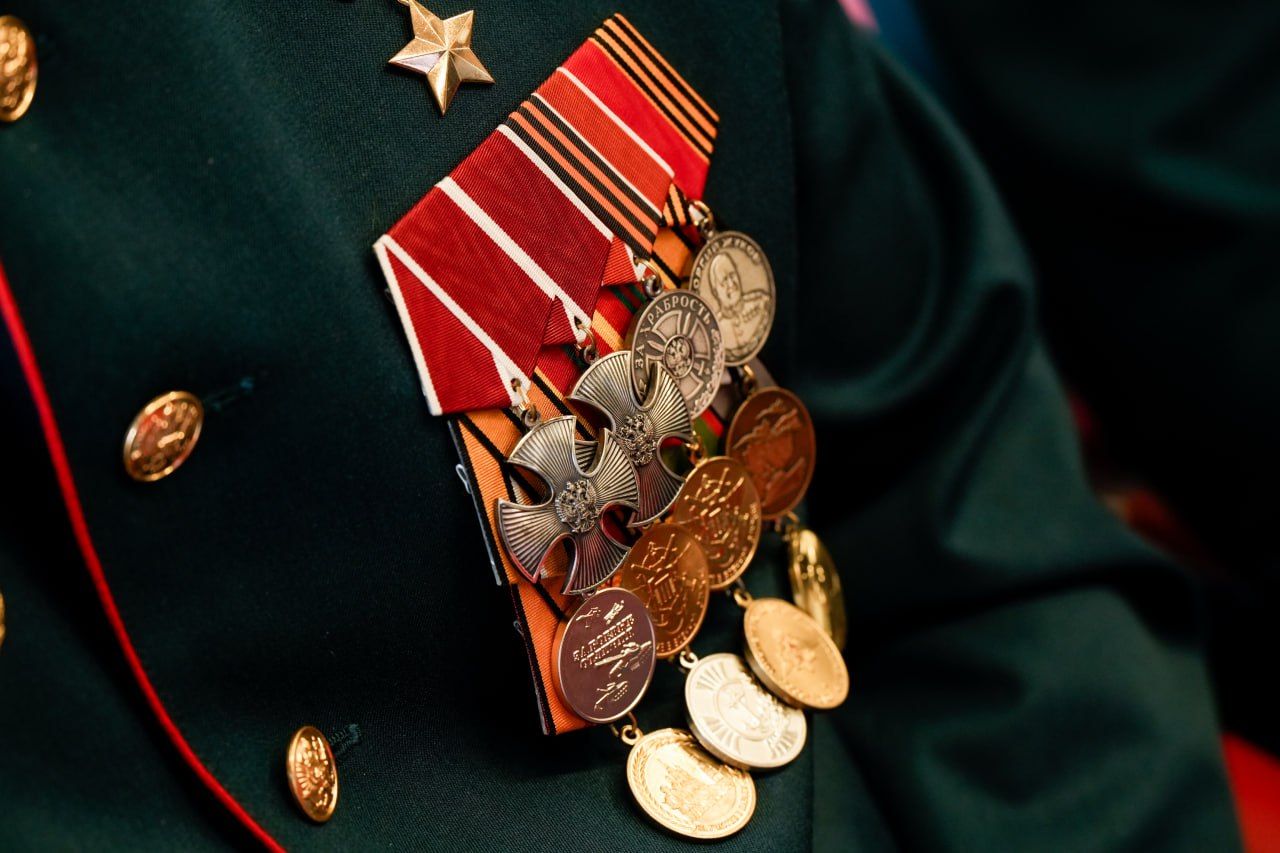 Губернатор Московской области Андрей Воробьев в мастерской управления &laquo;Сенеж&raquo; встретился с участниками региональной программы &laquo;Герои Подмосковья&raquo; &mdash; теми, кто прошел испытания на передовой и теперь хочет служить своей стране в новом качестве 