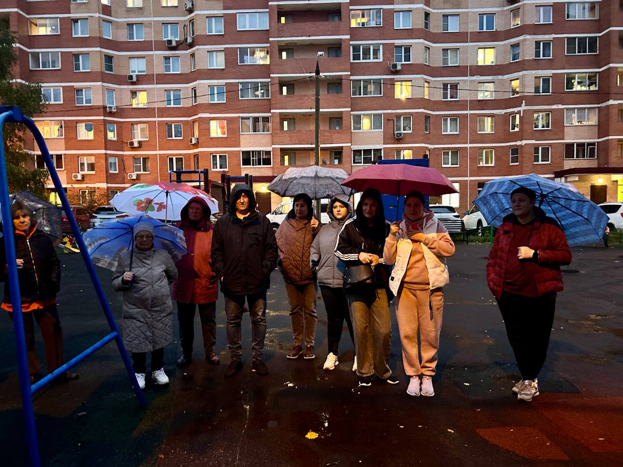 Депутаты Совета депутатов г.о. Фрязино в рамках срочной выездной администрации провели встречу с жителями улицы Барские Пруды