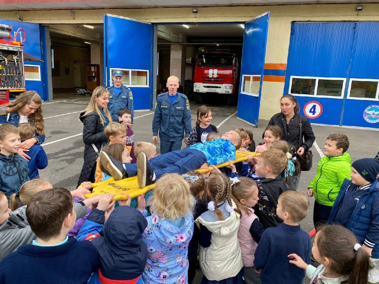 Школьники из Фрязино побывали в роли пожарных