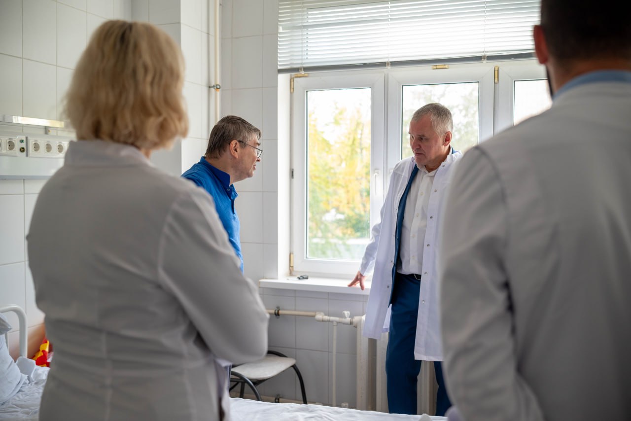 Глава городского округа Фрязино Дмитрий Воробьев вместе с председателем городского Совета депутатов, членом фракции &laquo;Единая Россия&raquo; Полиной Коноваловой посетили новый хирургический корпус ОП имени М.В. Гольца ГБУЗ МО &laquo;Щёлковская больница&raquo;