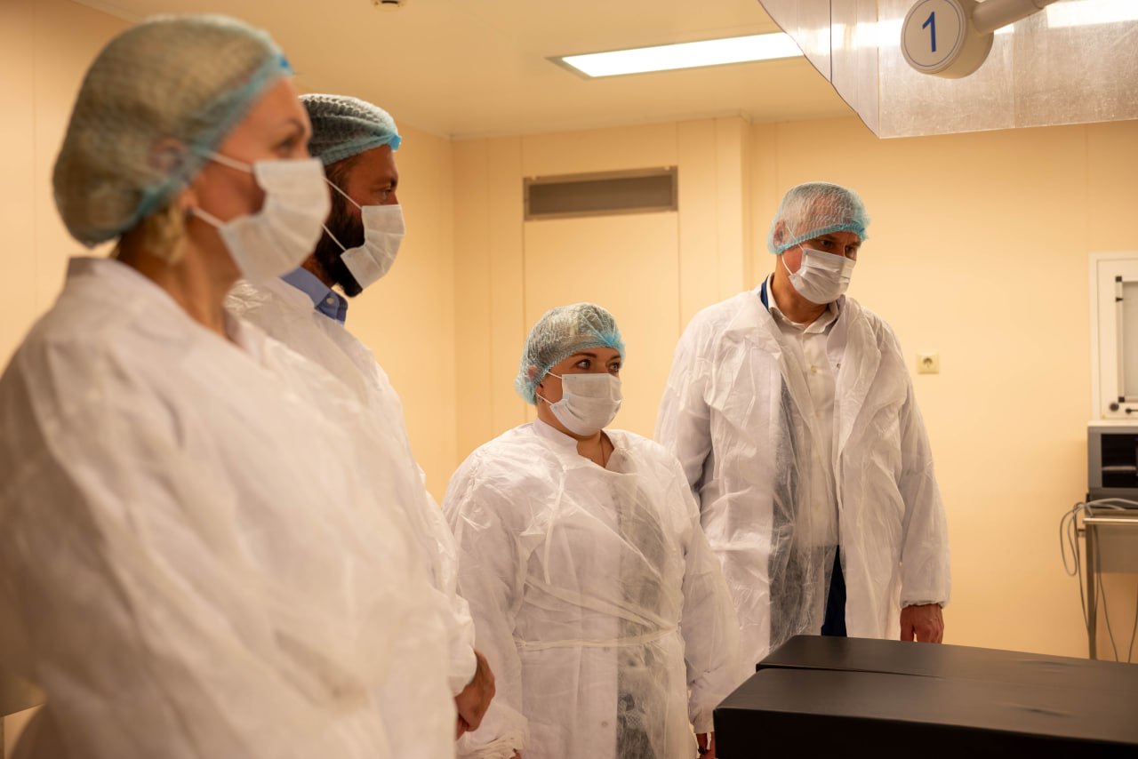 Глава городского округа Фрязино Дмитрий Воробьев вместе с председателем городского Совета депутатов, членом фракции &laquo;Единая Россия&raquo; Полиной Коноваловой посетили новый хирургический корпус ОП имени М.В. Гольца ГБУЗ МО &laquo;Щёлковская больница&raquo;