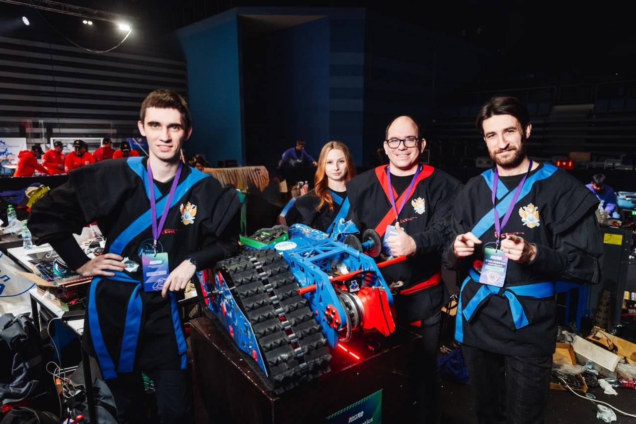 Поддержите команду РТУ МИРЭА в международном чемпионате &laquo;Битва роботов&raquo; &mdash; и получите крутой мерч!