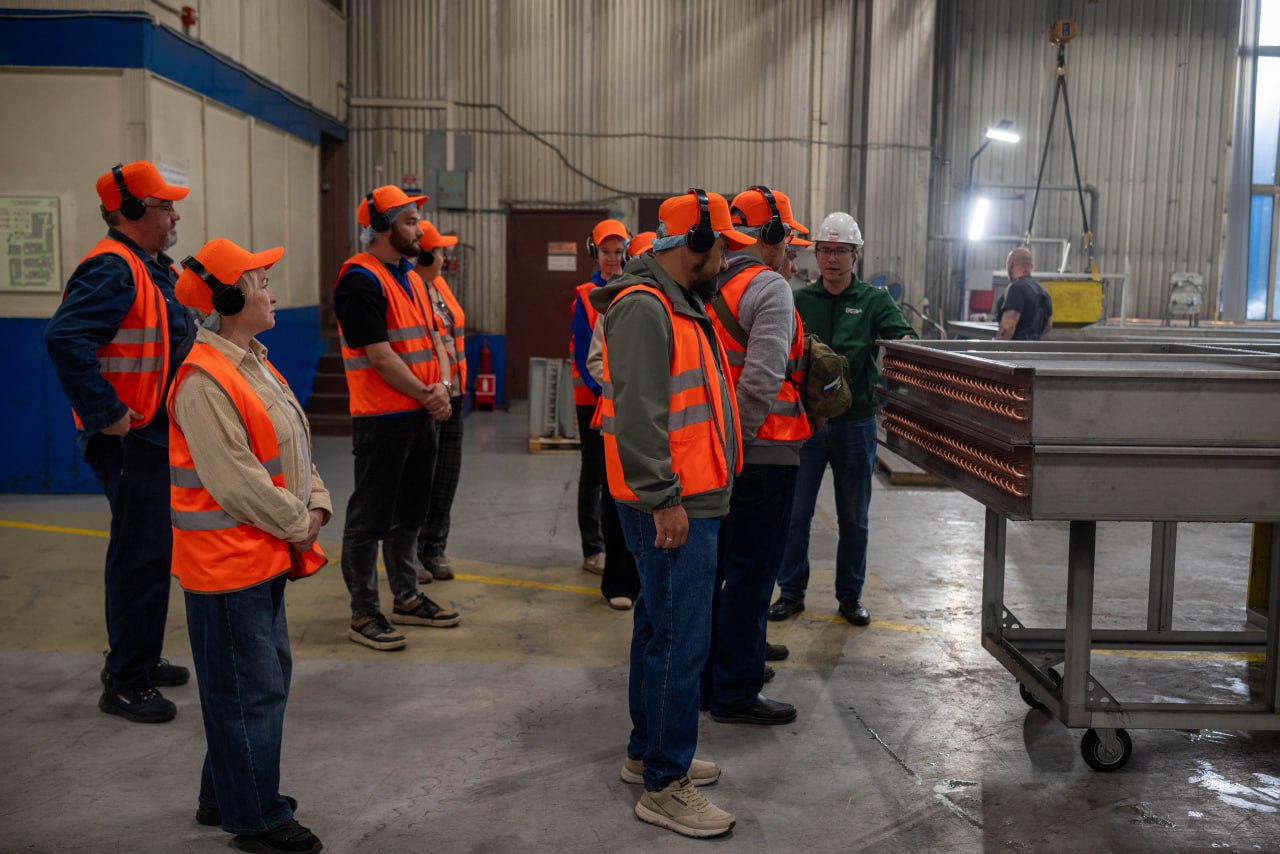 В рамках программы промышленный туризм Подмосковья для участников специальной военной операции и их семей 09 октября состоялась экскурсия по одному из ведущих предприятий городского округа Фрязино ООО &laquo;ВЕЗА&raquo;