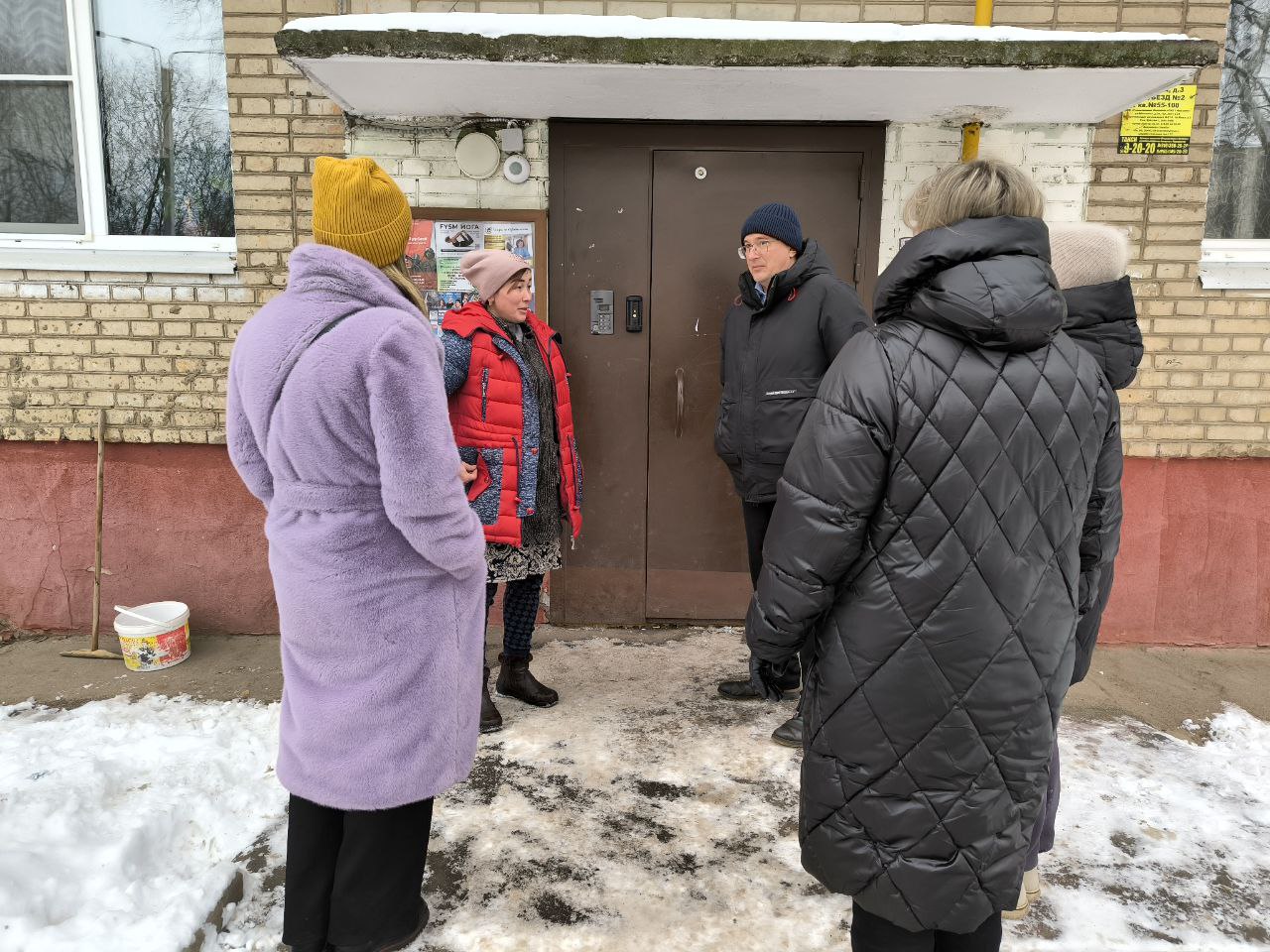 Заместитель главы городского округа Фрязино Виктория Оганезова встретилась с жителями дома 5 по проспекту Мира