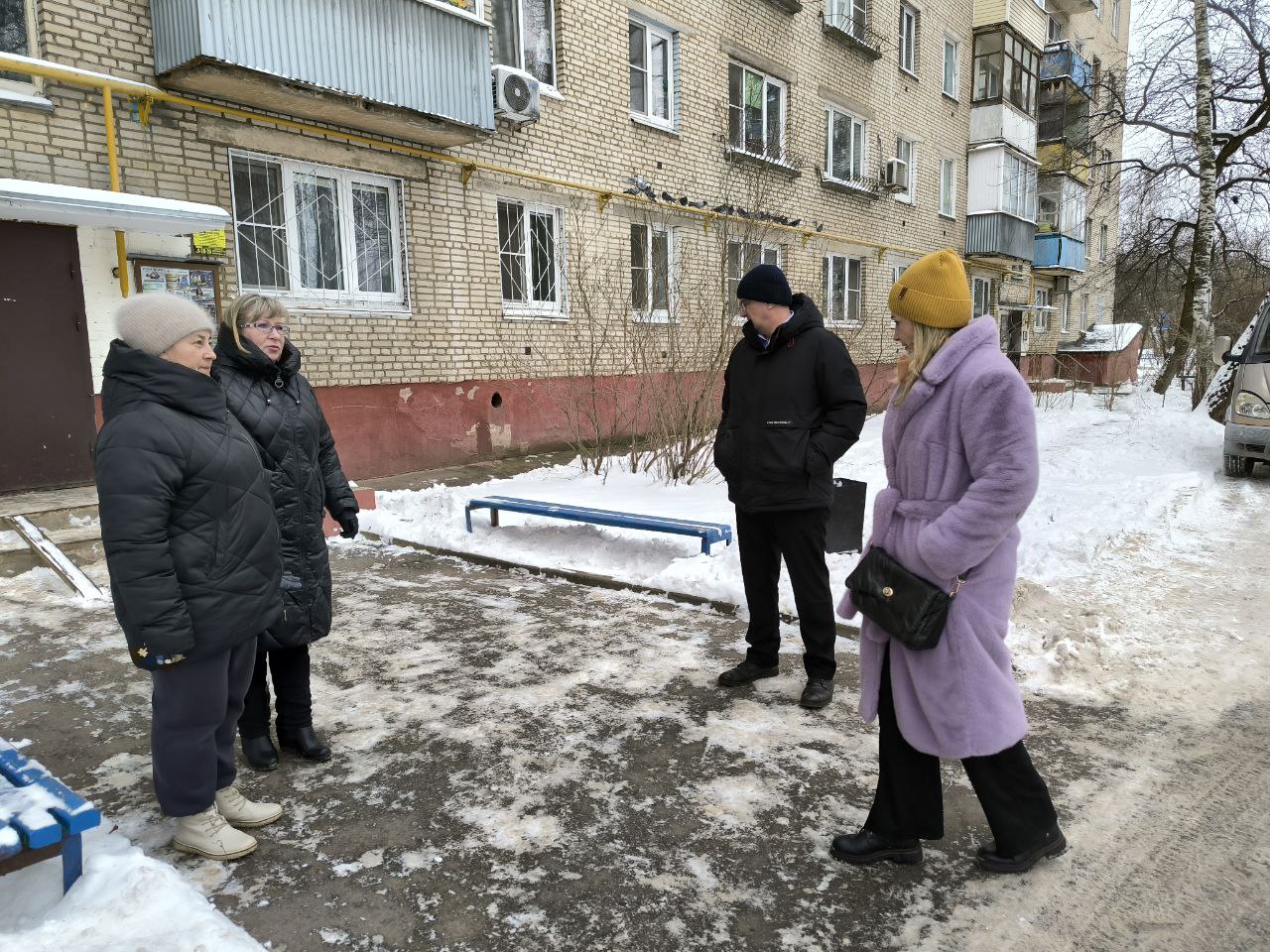 Заместитель главы городского округа Фрязино Виктория Оганезова встретилась с жителями дома 5 по проспекту Мира