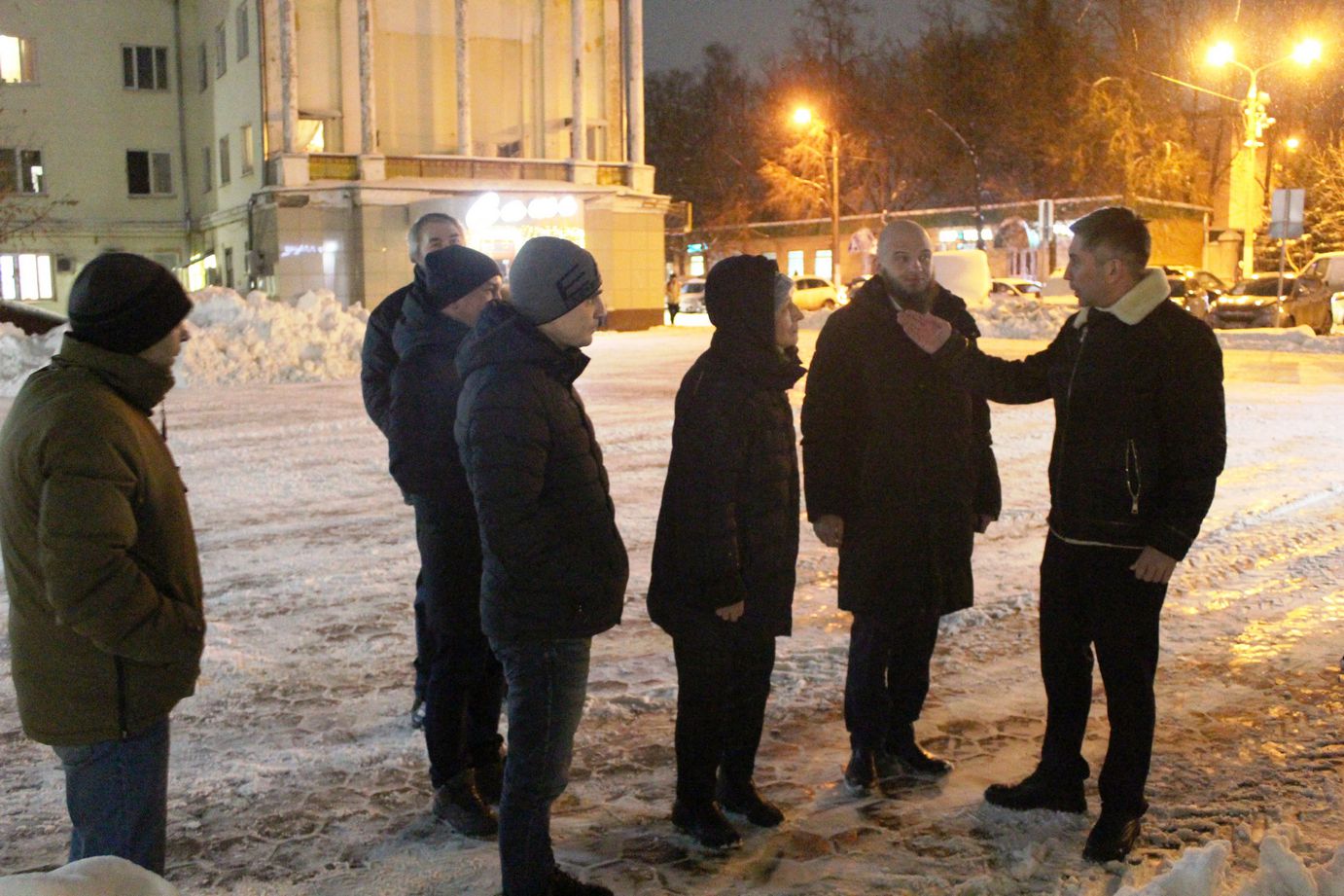 Первый заместитель главы городского округа Фрязино Нодар Бощеван посетил территорию у домов 3 и 4 по улице Московская