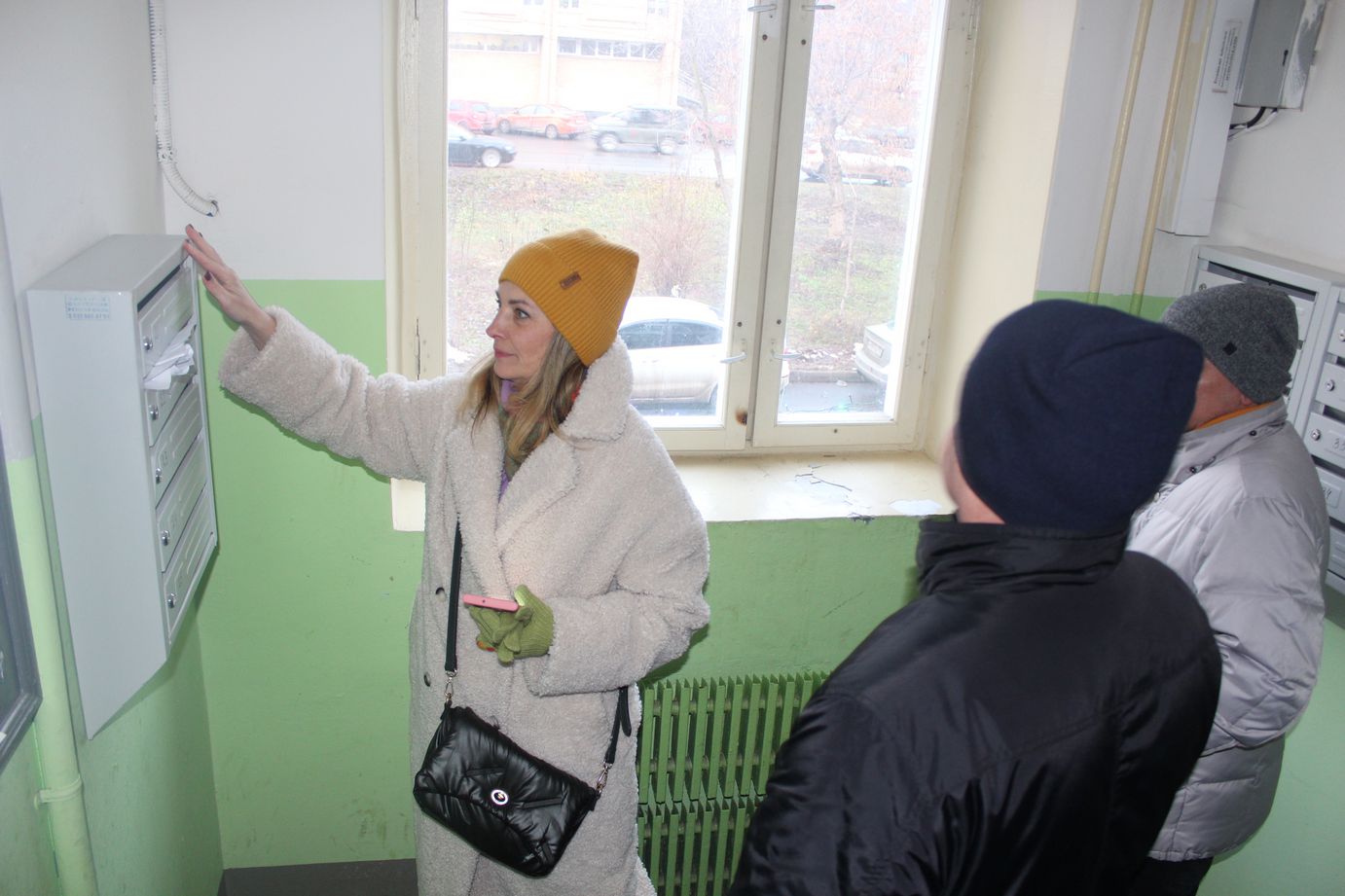 Заместитель главы городского округа Фрязино Виктория Оганезова встретилась с жителями дома номер 1а по улице Советской