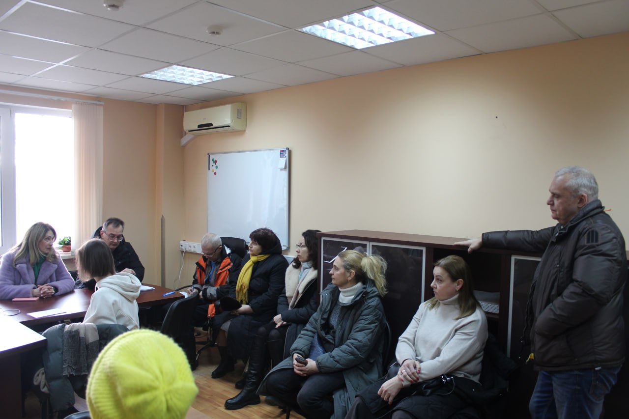 Заместитель главы городского округа Фрязино приняла участие в собрании с жителями домов №16к1 и №16к2 по улице Нахимова